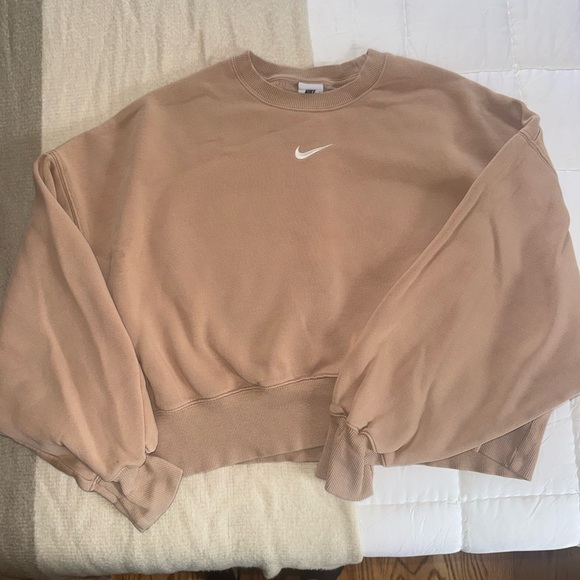 Nike Sportswear Cropped Fleece Crew-Neck Sweatshirt - Picture 3 of 7